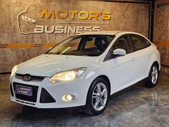 FORD FOCUS 2.0 SE PLUS SEDAN 16V FLEX 4P AUTOMÁTICO
